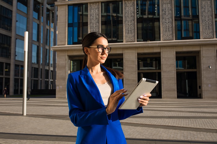 Ile zarabia hostessa